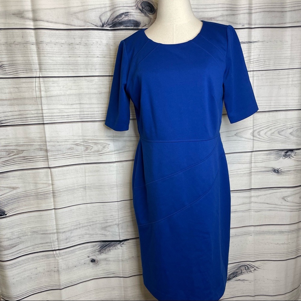 Short sleeved blue sheath sheath dress